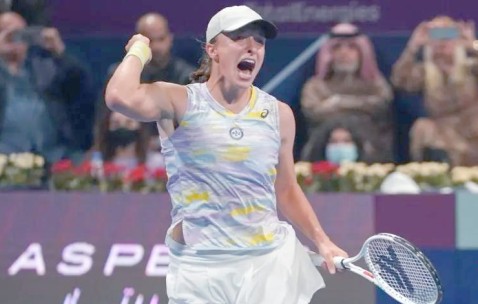 爱游戏-关于穆古鲁扎在加拿大队比赛中逆转，惊险取胜引发热议！的信息