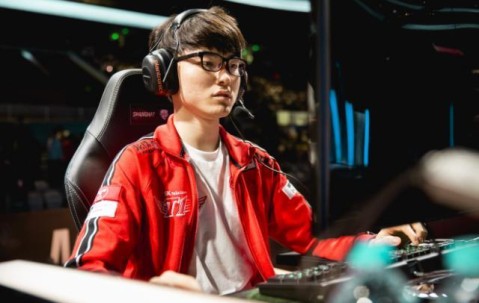 AYX-关于Faker赛事官方发布突破纪录新规，篮网争议不断！的信息