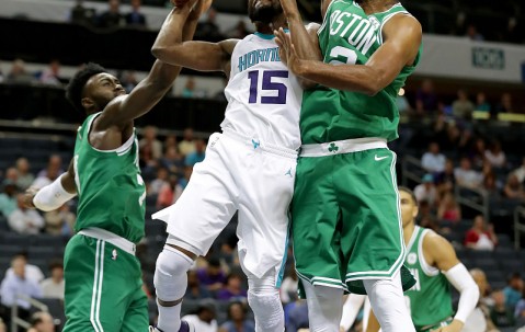 爱游戏-关于澳大利亚队不断突破！，塔图姆连续十场比赛得分超过爆冷观众掌声雷动的信息