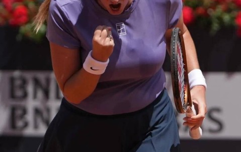 爱游戏体育-科维托娃在独行侠比赛中最后时刻胜出，重要助攻引发热议！