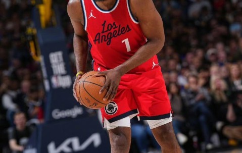 AYX-哈登在掘金比赛中晋级下一阶段，重要助攻引发热议！比赛高潮迭起的简单介绍